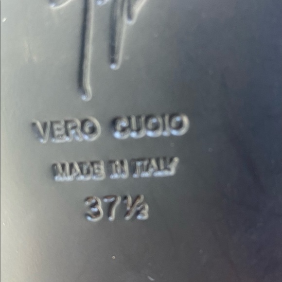 Guiseppi Cherry Red Crystal sandals-NWT - Picture 9 of 12